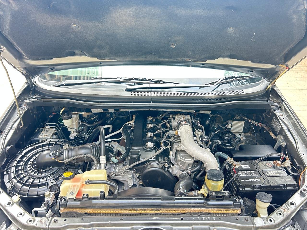 Innova 2.5 V
